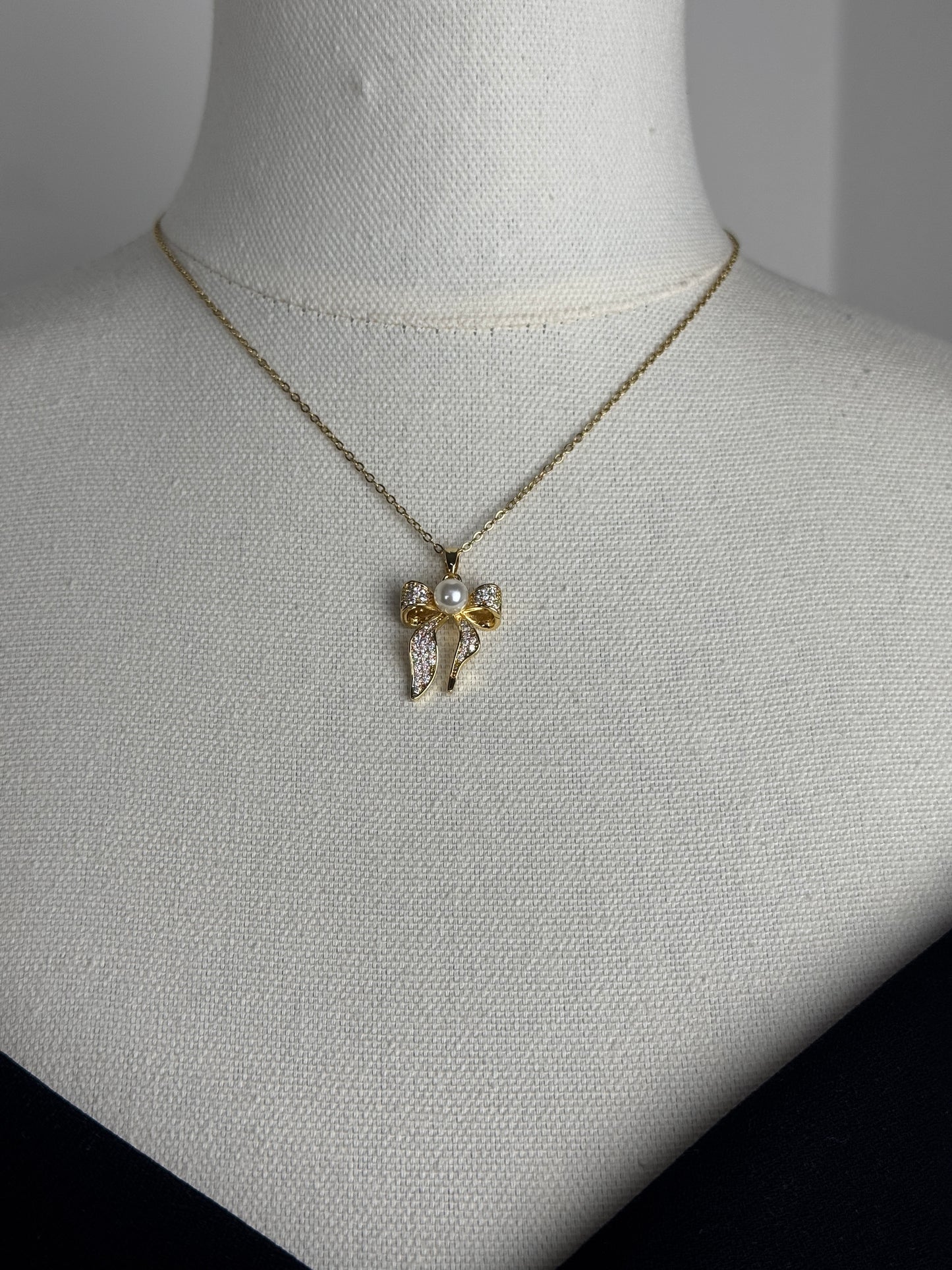 ITALIAN GOLD NECKLACE.