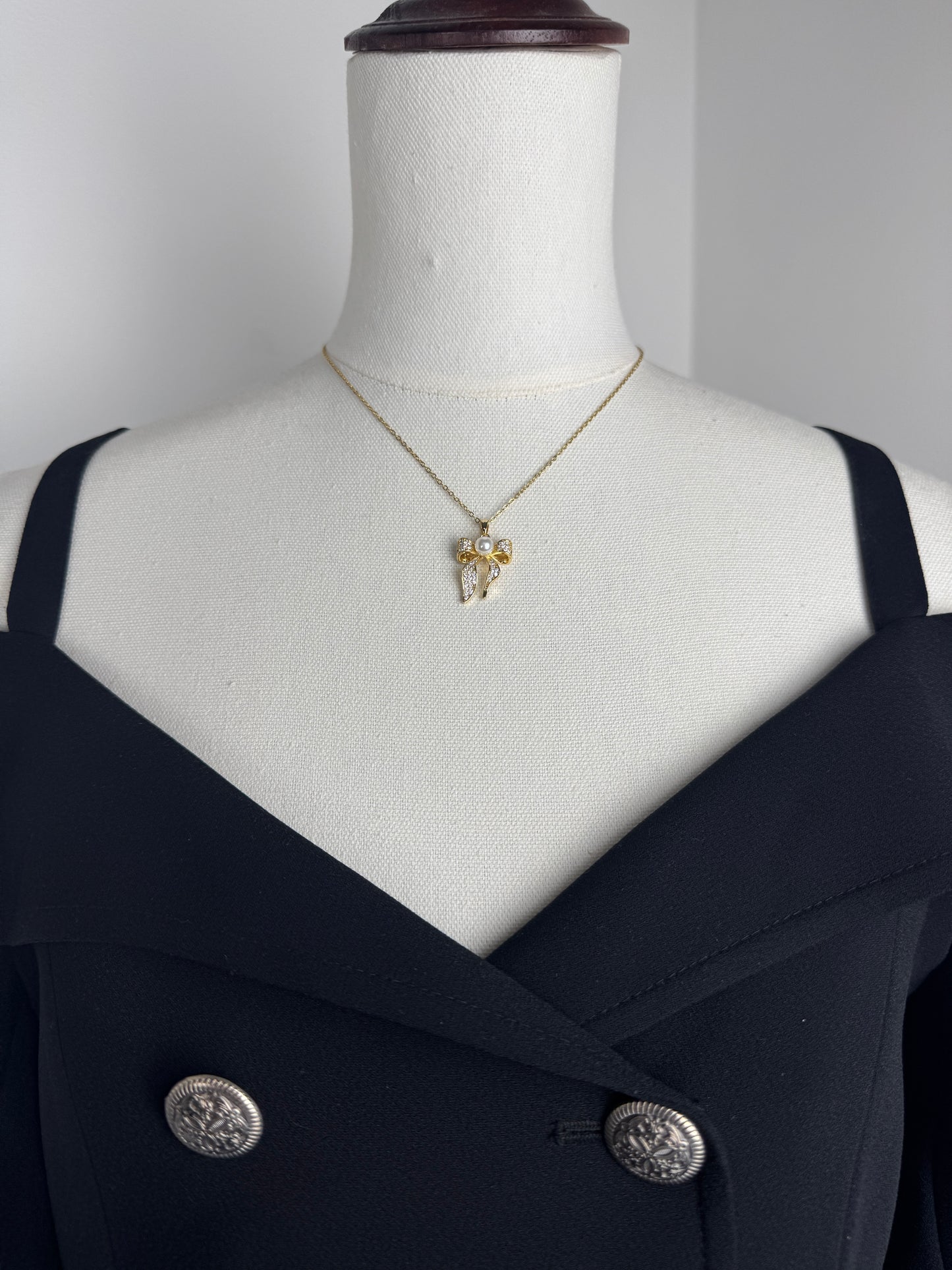 ITALIAN GOLD NECKLACE.