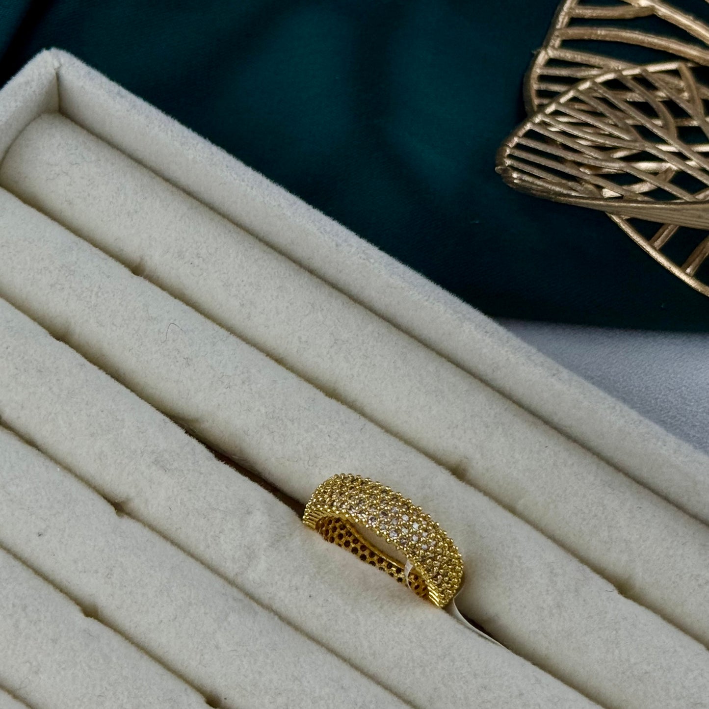 ITALIAN GOLD RING.