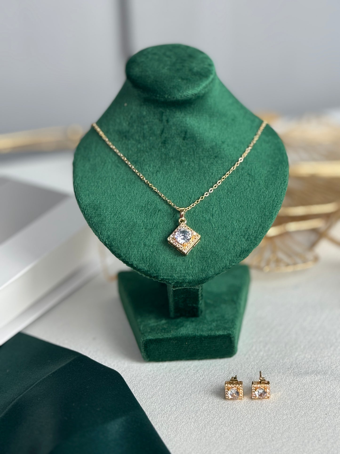 ITALIAN GOLD FULL SET.