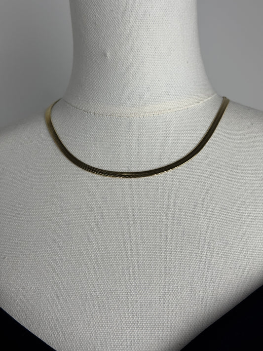 ITALIAN GOLD NECKLACE.
