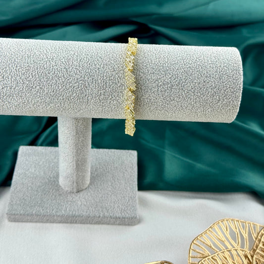 ITALIAN GOLD BRACELET.