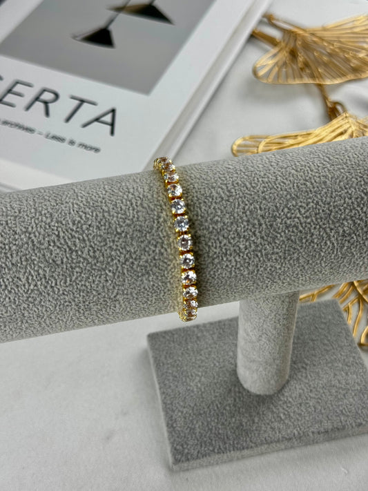ITALIAN GOLD BRACELET.