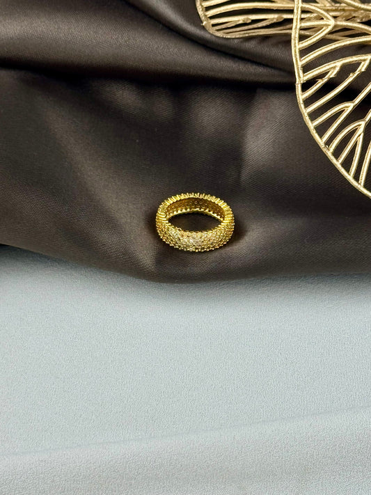 ITALIAN GOLD RING.