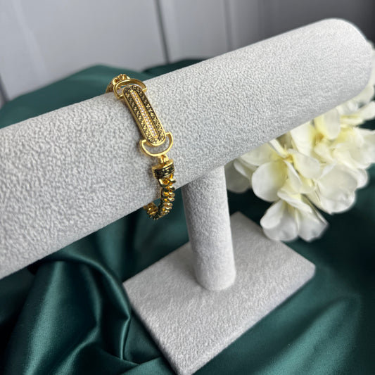 ITALIAN GOLD BRACELET.