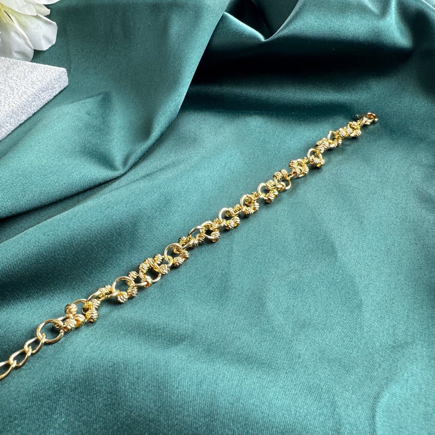 ITALIAN GOLD BRACELET.
