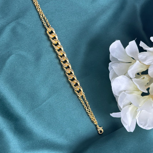 ITALIAN GOLD BRACELET.