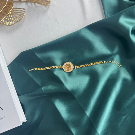 ITALIAN GOLD BRACELET.