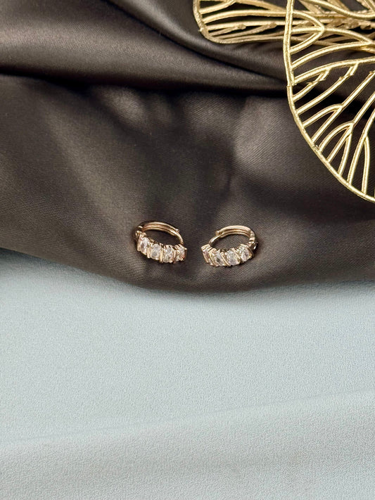 ITALIAN GOLD EARRINGS.