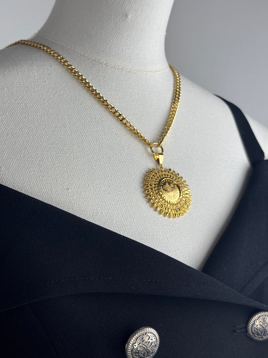 ITALIAN GOLD NECKLACE.