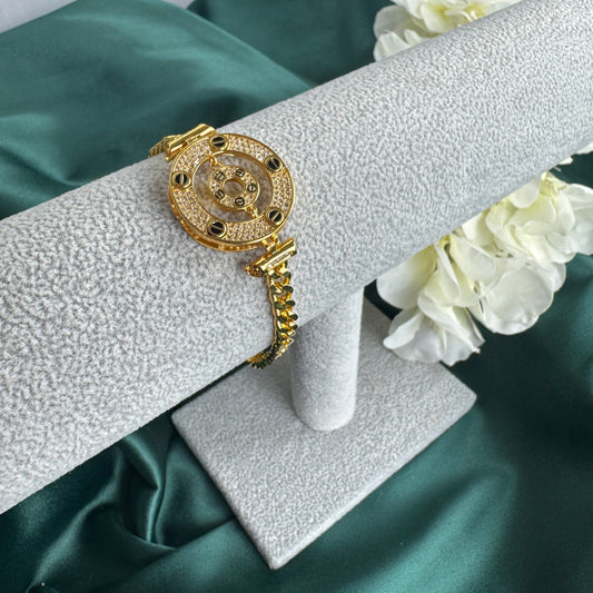 ITALIAN GOLD BRACELET.