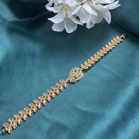 ITALIAN GOLD BRACELET.