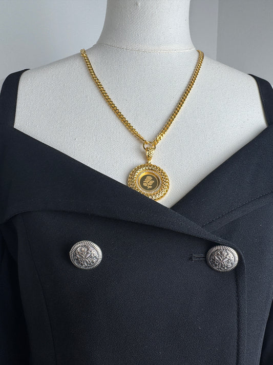 ITALIAN GOLD NECKLACE.