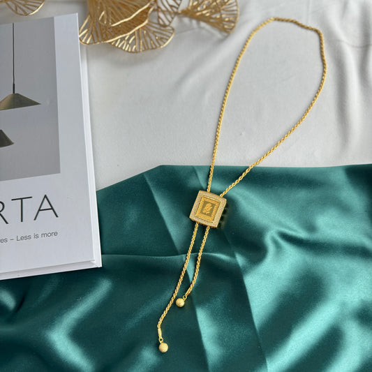 ITALIAN GOLD NECKLACE.