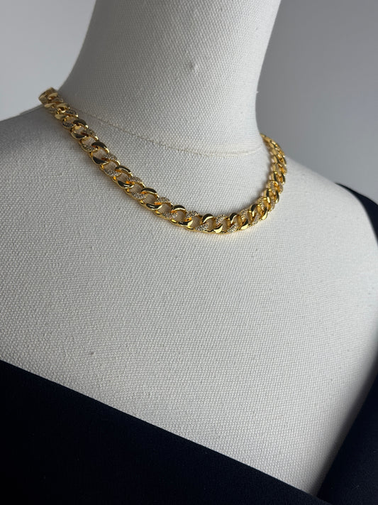 ITALIAN GOLD NECKLACE.