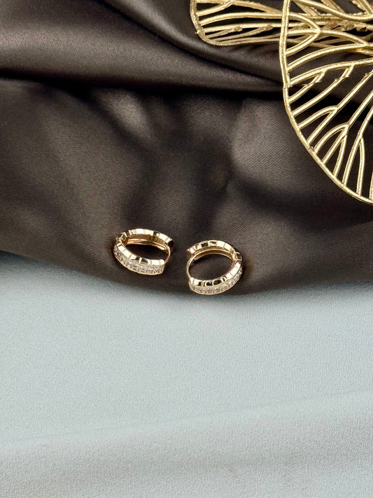 ITALIAN GOLD EARRINGS.