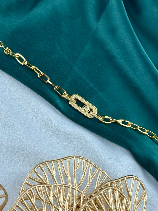 ITALIAN GOLD BRACELET.