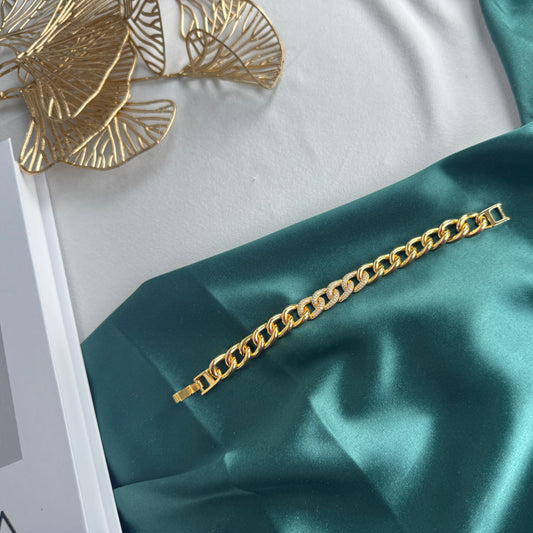 ITALIAN GOLD BRACELET.