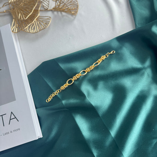 ITALIAN GOLD BRACELET.