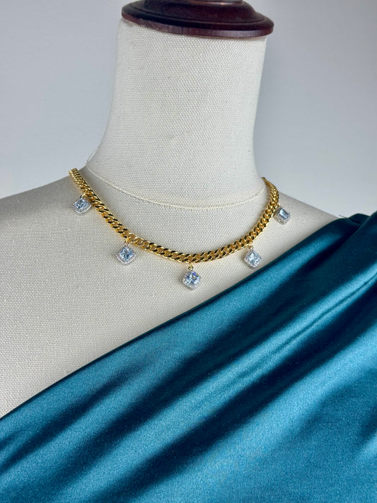 ITALIAN GOLD NECKLACE.