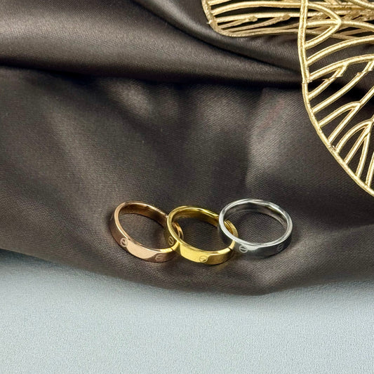 ITALIAN GOLD RINGS.