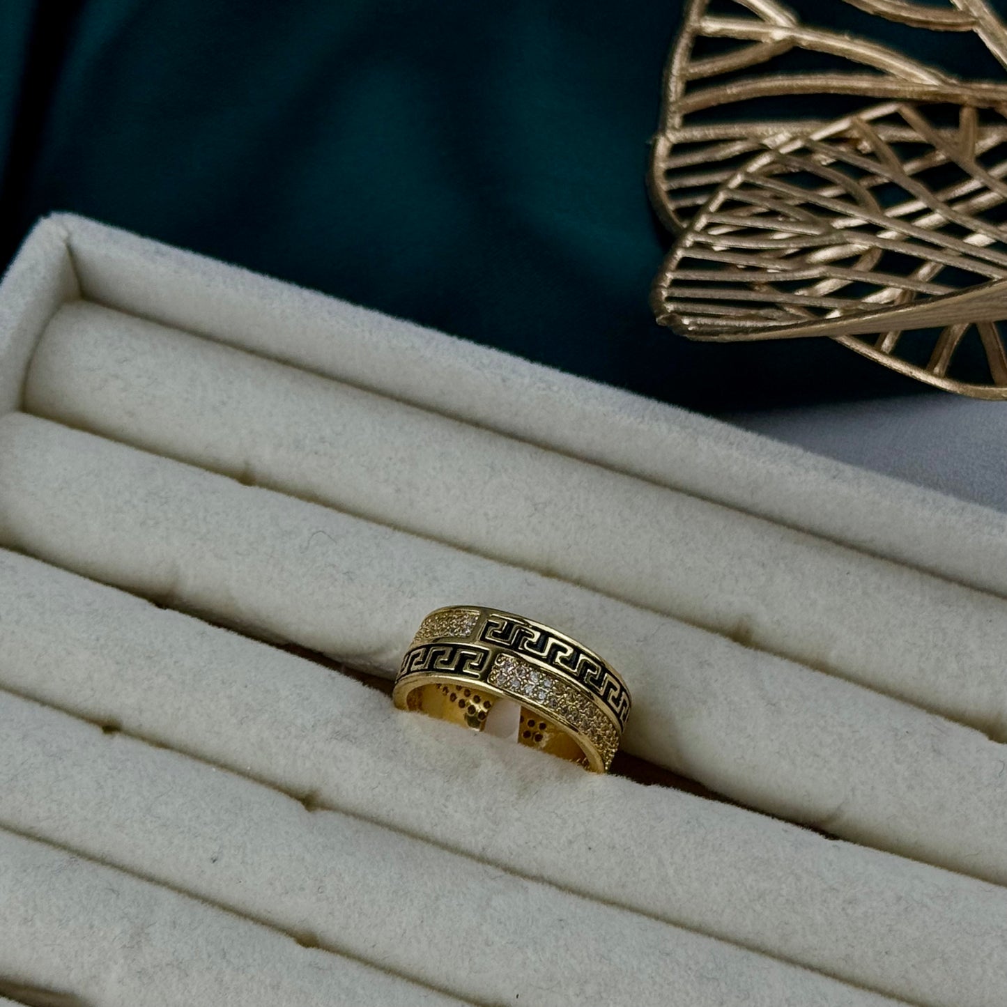 ITALIAN GOLD RING.