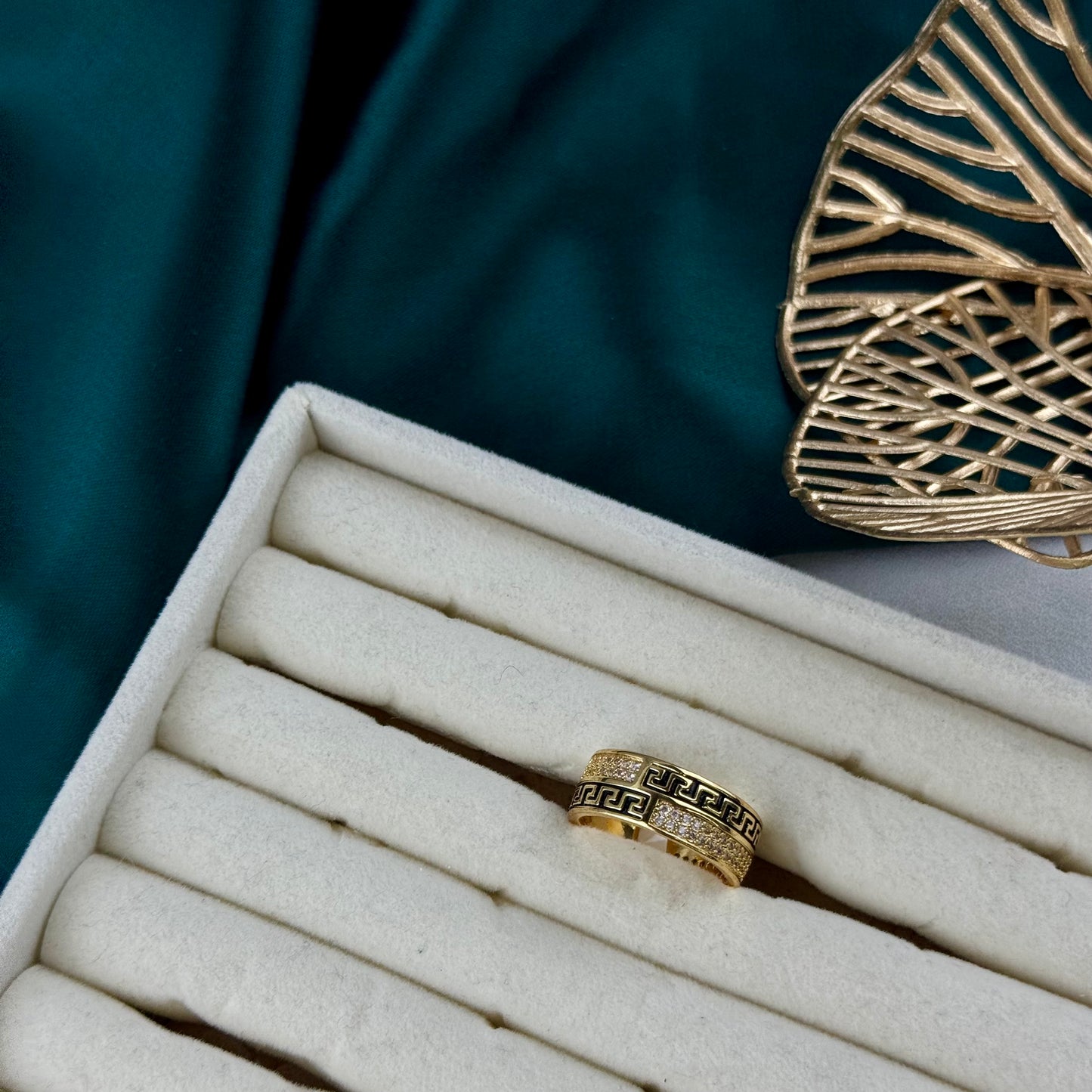 ITALIAN GOLD RING.