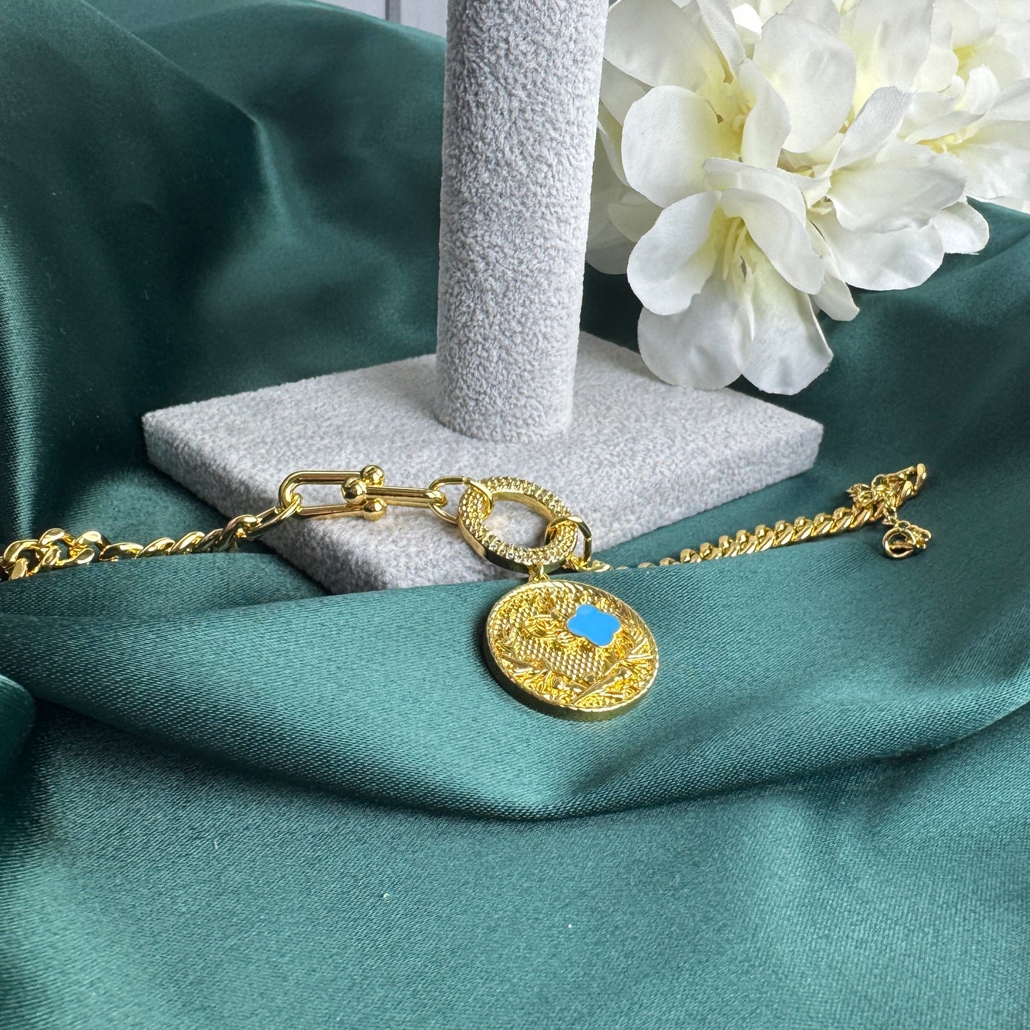 ITALIAN GOLD BRACELET.