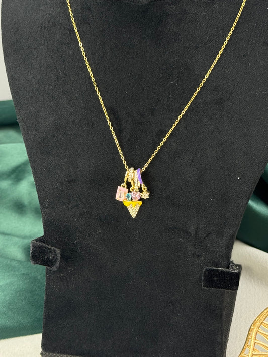 ITALIAN GOLD NECKLACE.