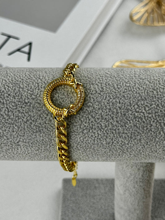 ITALIAN GOLD BRACELET.
