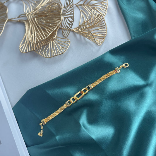 ITALIAN GOLD BRACELET.