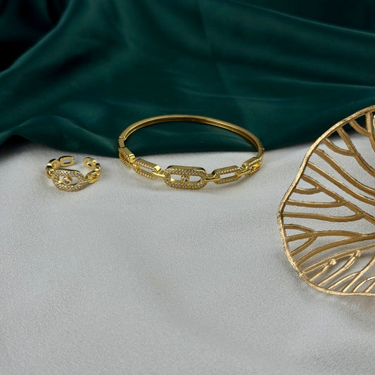 ITALIAN GOLD BRACELET AND RING SET.