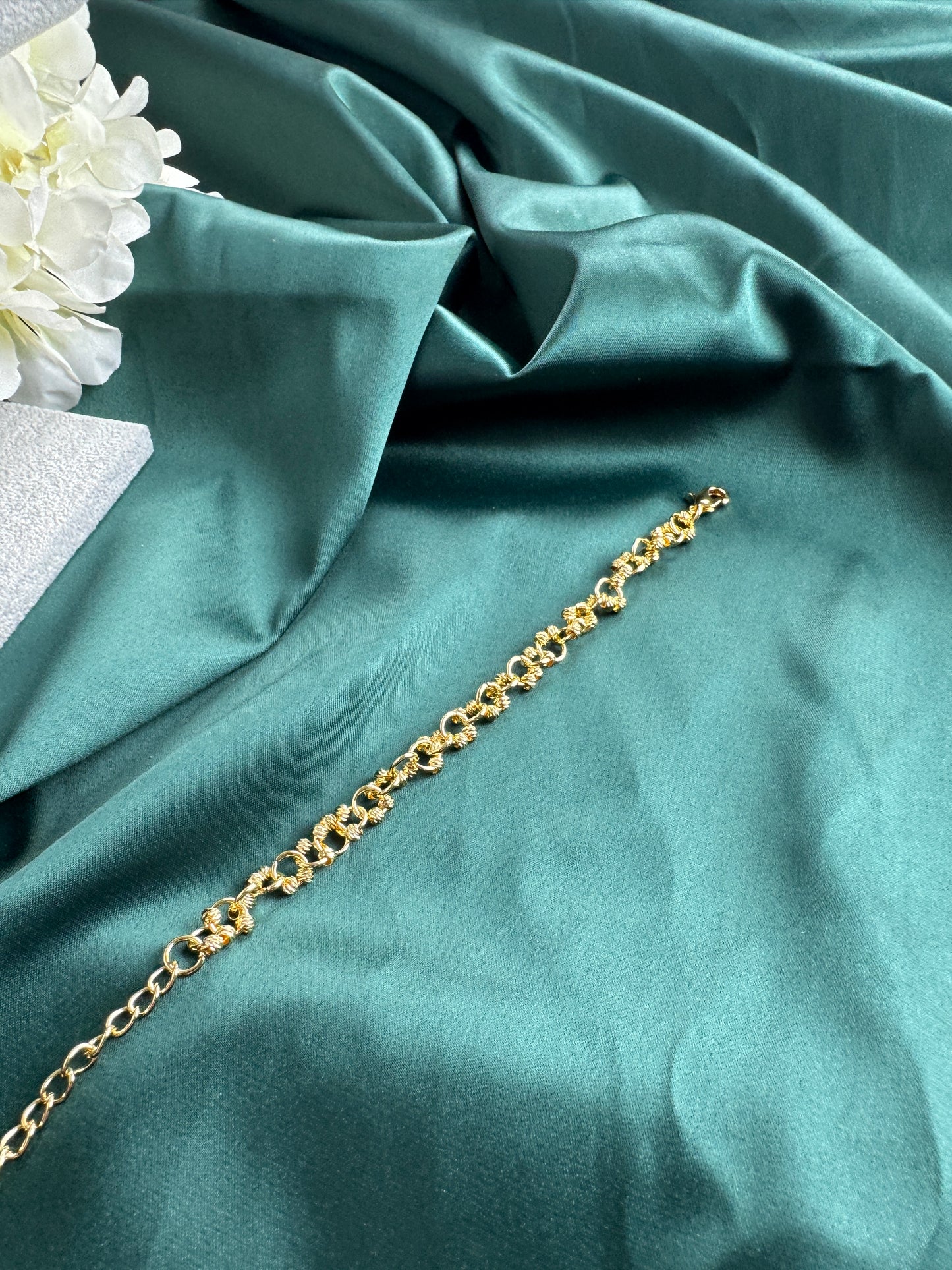 ITALIAN GOLD BRACELET.