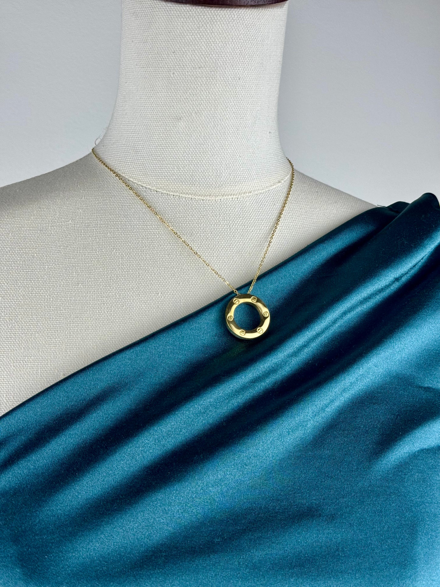 ITALIAN GOLD NECKLACE.