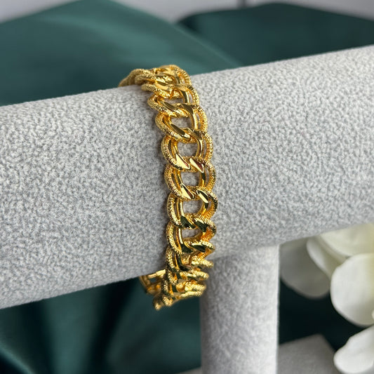 ITALIAN GOLD BRACELET.
