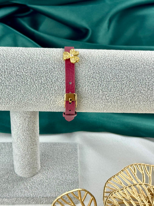 ITALIAN GOLD BRACELET.