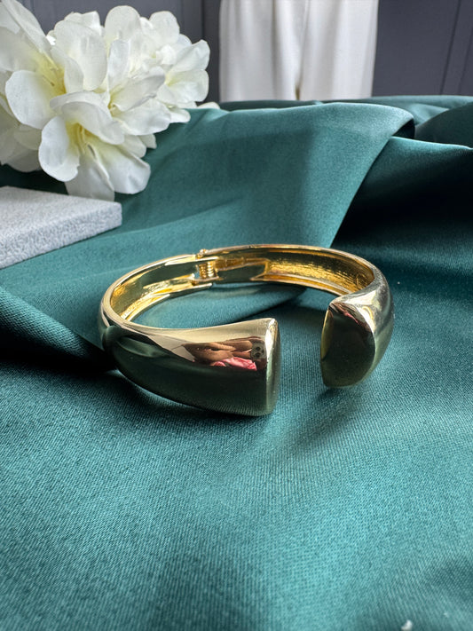 ITALIAN GOLD BANGLE BRACELET