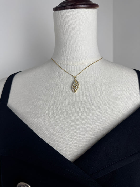 ITALIAN GOLD NECKLACE.