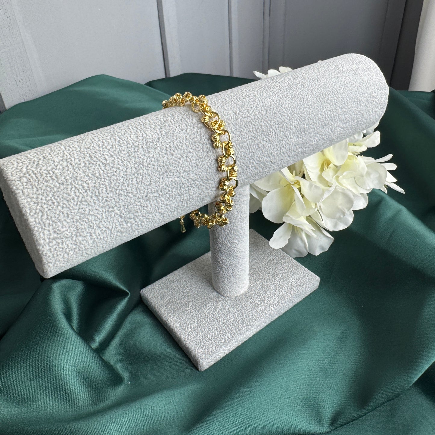 ITALIAN GOLD BRACELET.
