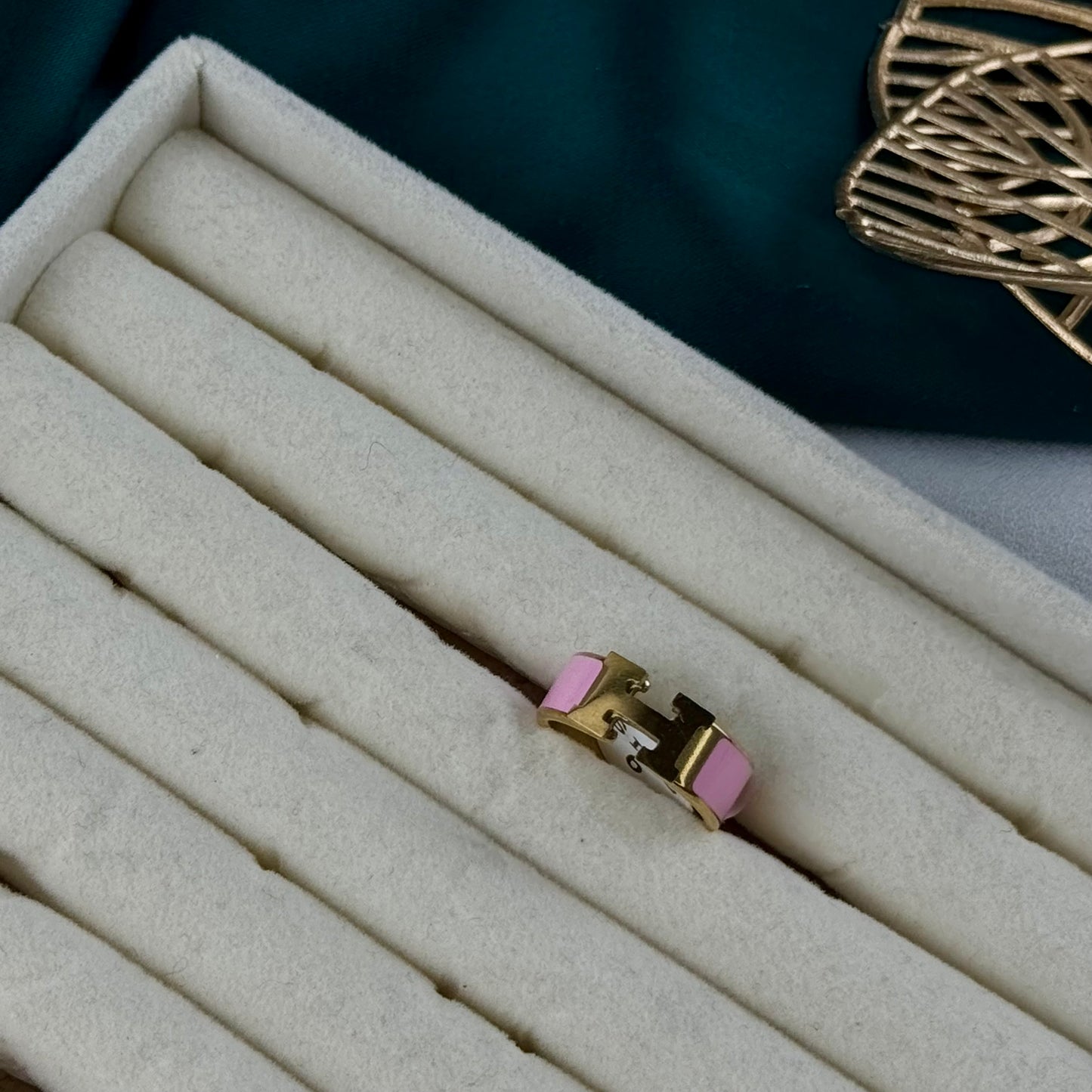 ITALIAN GOLD RING.