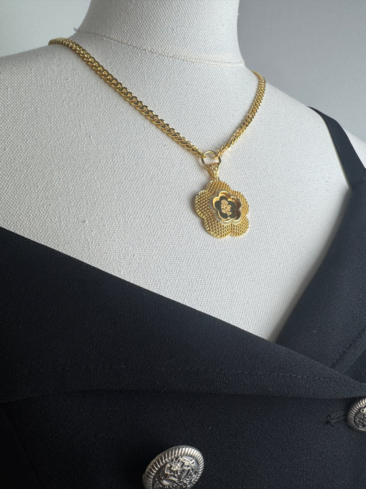 ITALIAN GOLD NECKLACE.